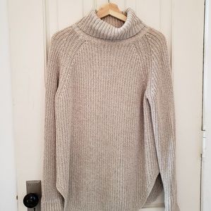 URBAN OUTFITTERS turtleneck